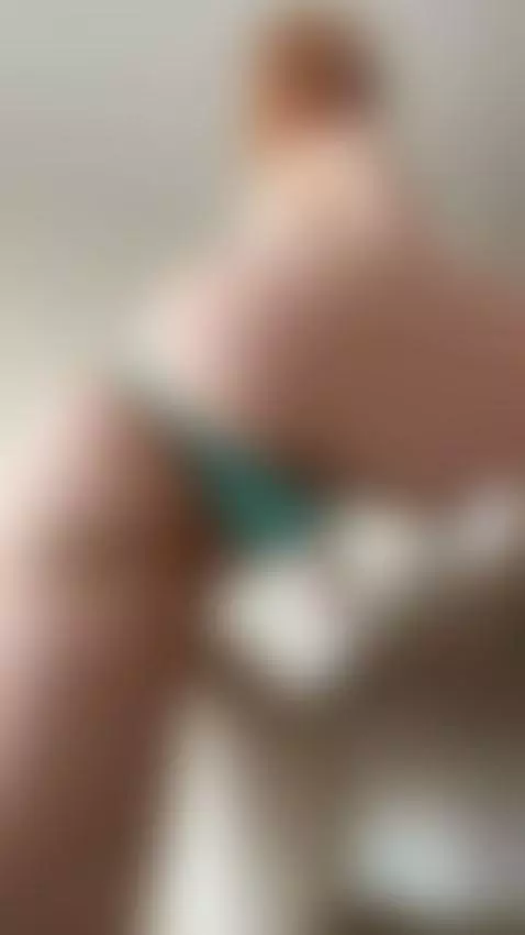 Loving to show off my juicy ass 🍑 by cinnamonxgirl