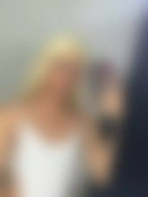 kiss by regiina-doll