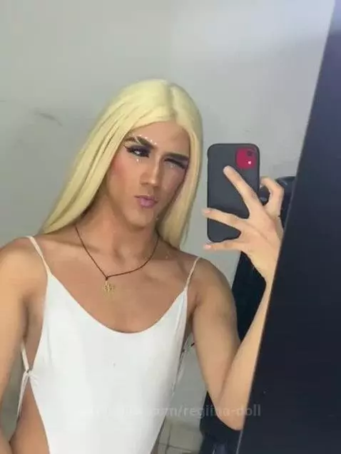 kiss by regiina-doll