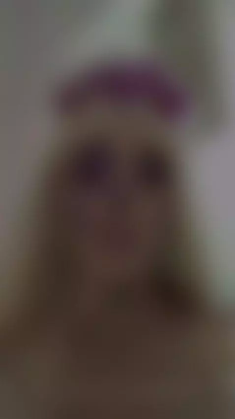 Nice makeup, can you imagine my dick? Don't miss it and foll... by regiina-doll