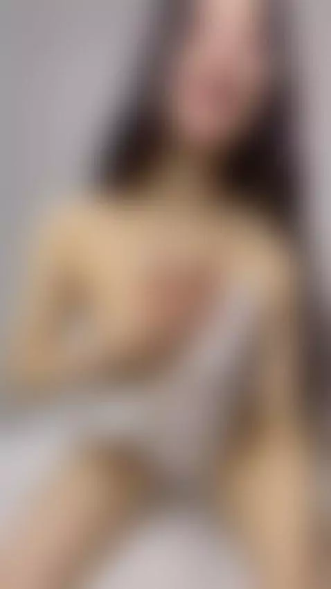 I love to show off my natural sexy body🖤 by tinakim00