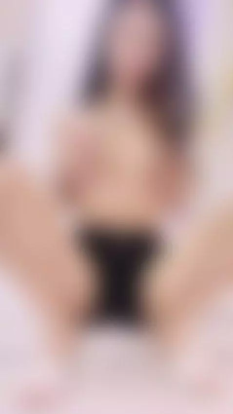 I love to show off my natural sexy body by tinakim00