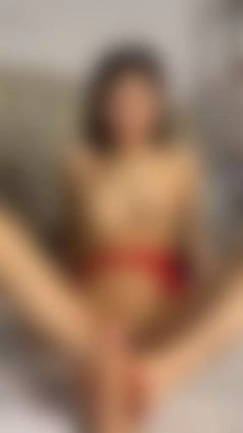 Feel my feet on your HARD cock by tinakim00