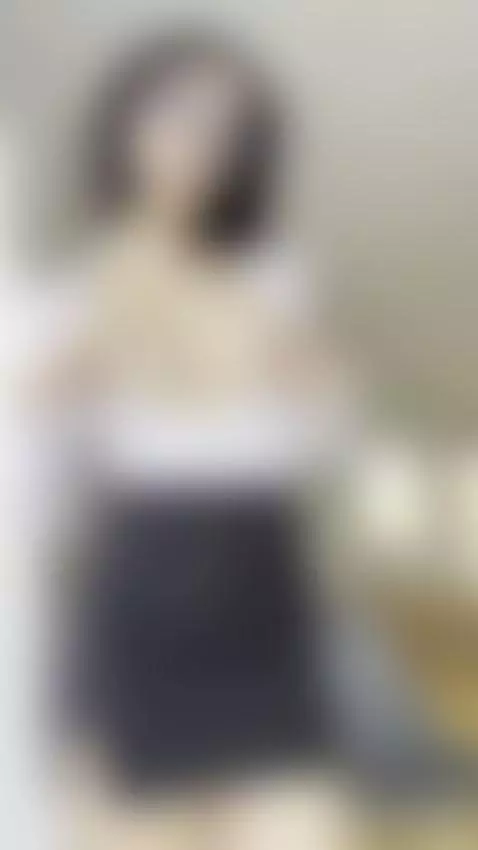 Hot secretary by lorimoon