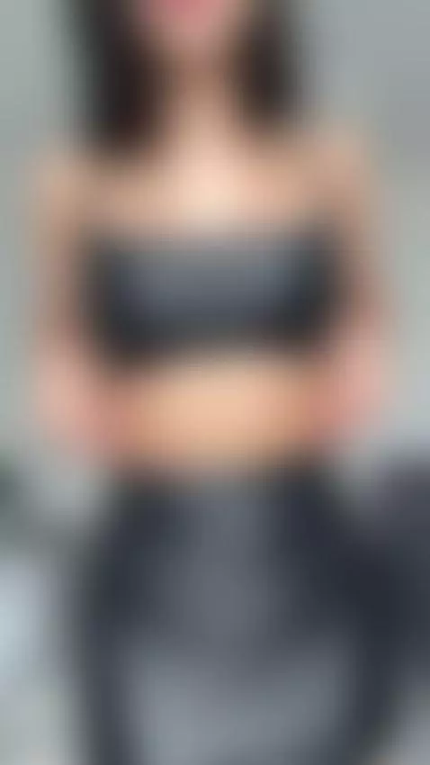 This suit is so tight... by lorimoon