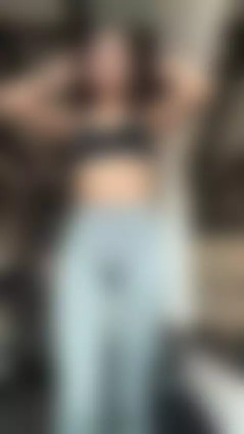 In gym💫 by lorimoon