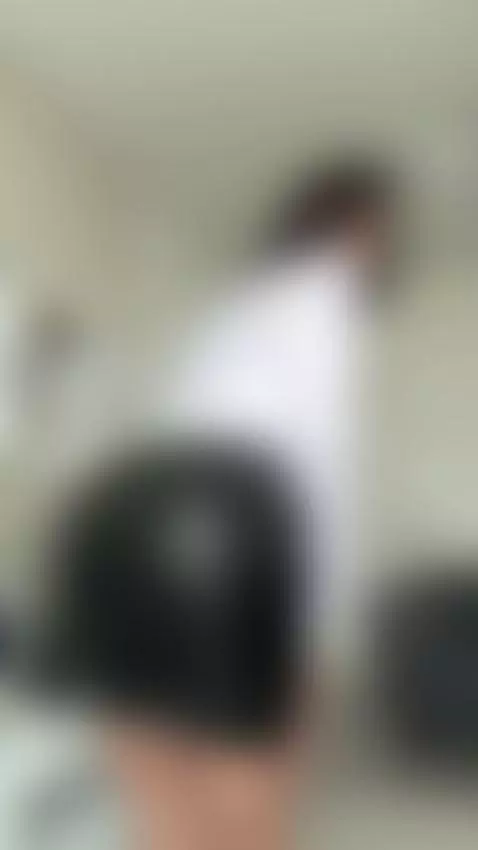 Shiny booty by lorimoon