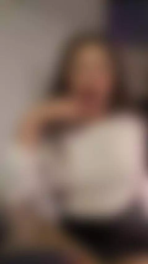 play whit me hihihi by eliencafeof