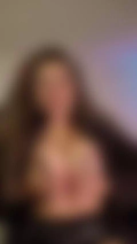 Are you playing or just watching? 👀💋 by eliencafeof