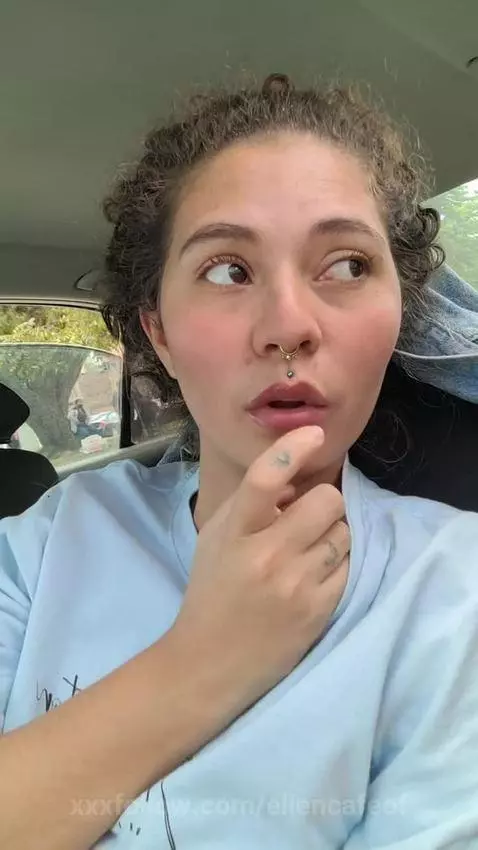 Look at me with desire, I like it by eliencafeof