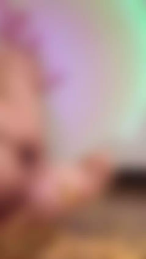 You could eat the crumbs from my feet😈💥🙊 by eliencafeof