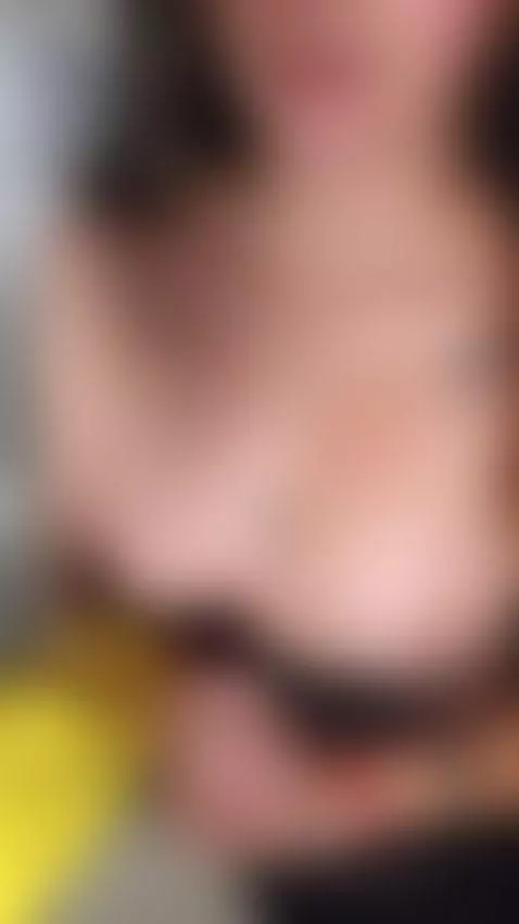 Do you want me to clean your bathroom like this? by eliencafeof