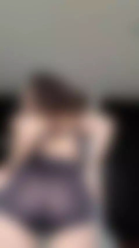 Does it look good to me? by eliencafeof