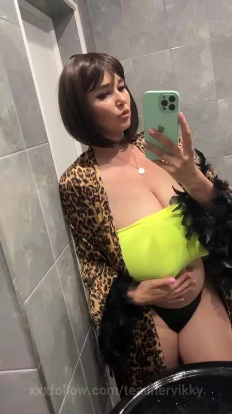 Quick mirror for u by teachervikky