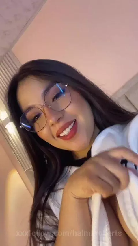 Today I feel so sexy by halmaroberts