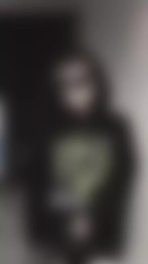 Something strange is happening to me by xsweetxcherry