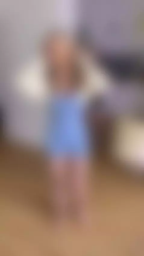 my sister secretly repeats the movement after me by xsweetxcherry