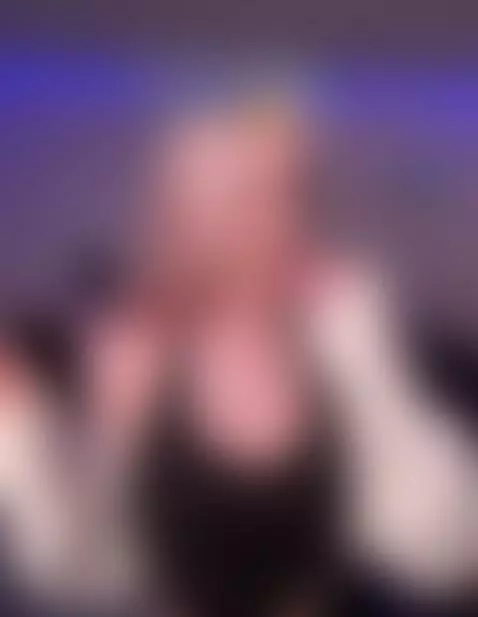 I really like sucking candies by xsweetxcherry