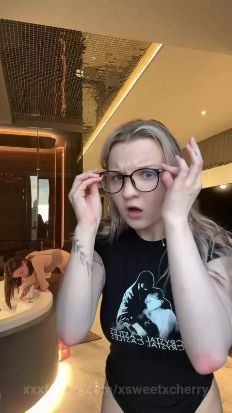 Do you think I look sexy in these glasses? by xsweetxcherry