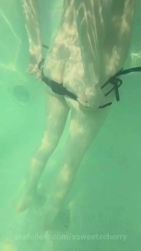 Perfect peachy ass to give all your love to by xsweetxcherry