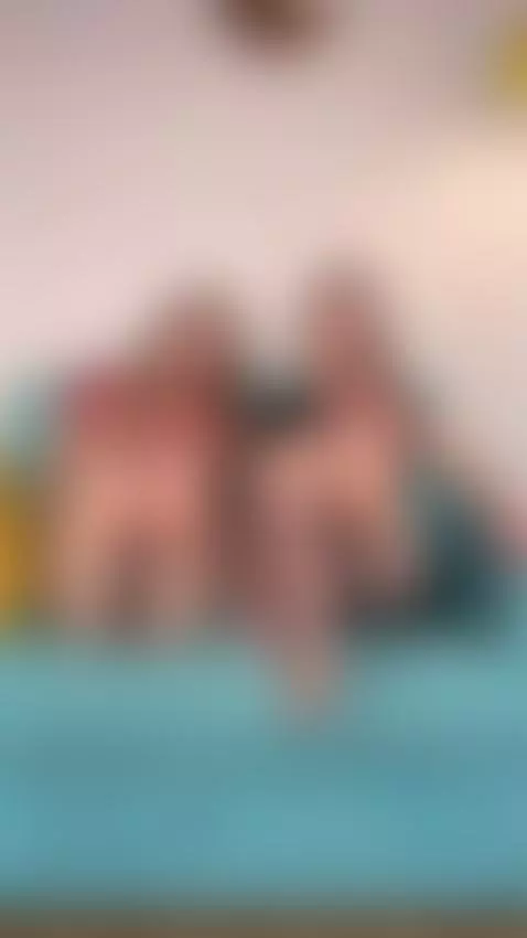 we want to seduce you with our legs by xsweetxcherry