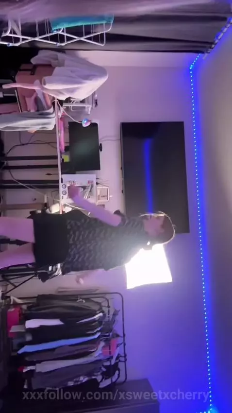 My funny sister by xsweetxcherry