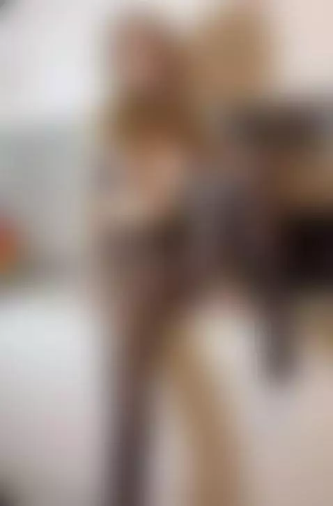 I know how to sit so you can’t look away 🔥 by xsweetxcherry