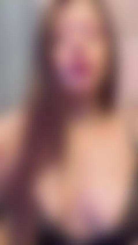 I'm ready for you to fuck me hard 
https://es.stripchat.com/... by liss-black