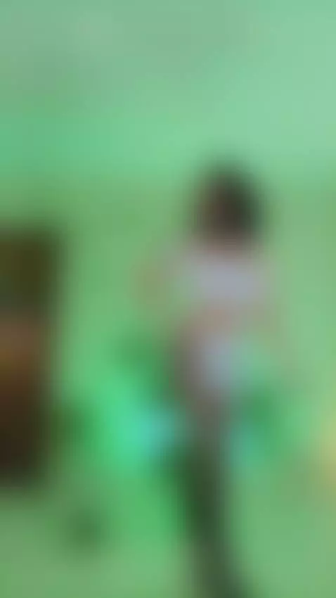 🍀They say green brings good luck… but today I'm attracting a... by paulinavarnett