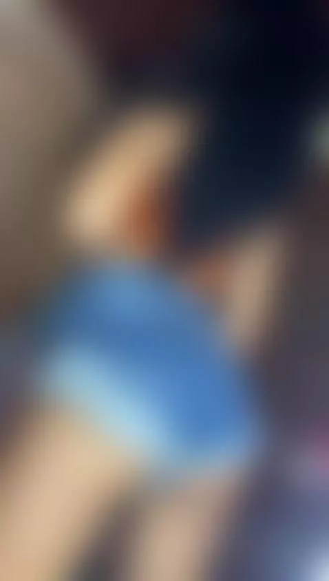 Moving my sexy ass by sweetmia00