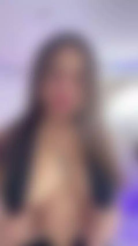 Latina hot by sashaamoon