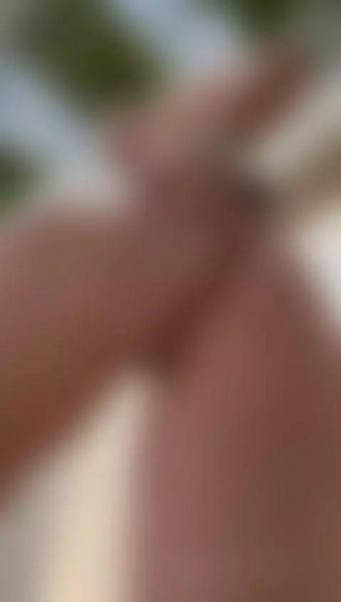 applying oil to my fat ass by lolaalopezz69