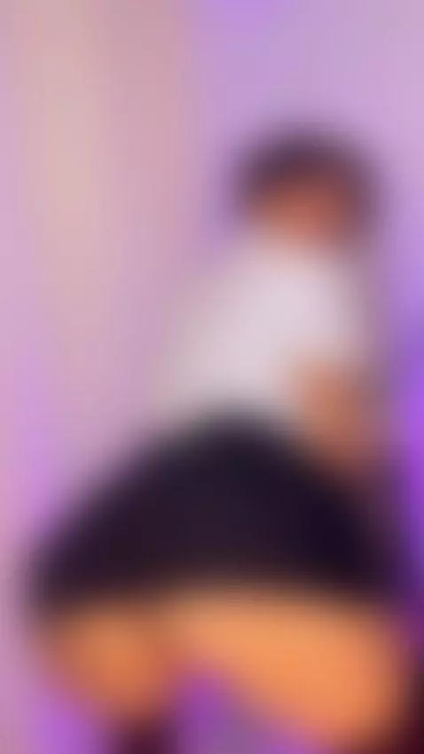 Mmm Naughty schoolgirl twerking🍑🔥 by emilyruiz1
