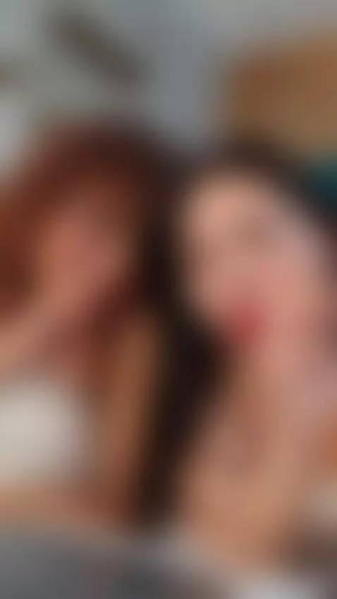 show lesbi by gabyfoxster