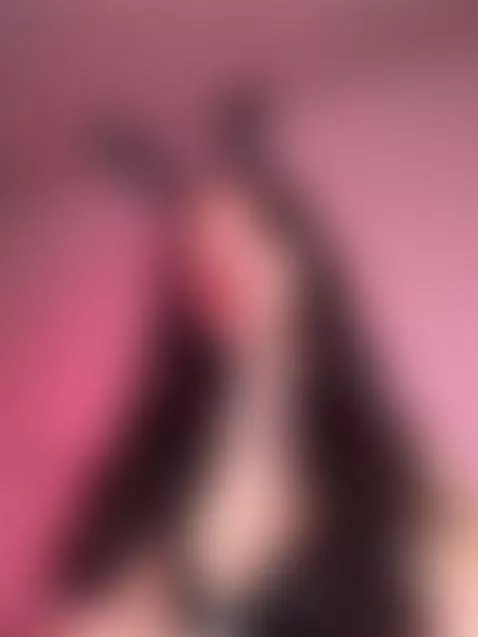 Do you think I look good? 🥺 by iamnotsammm