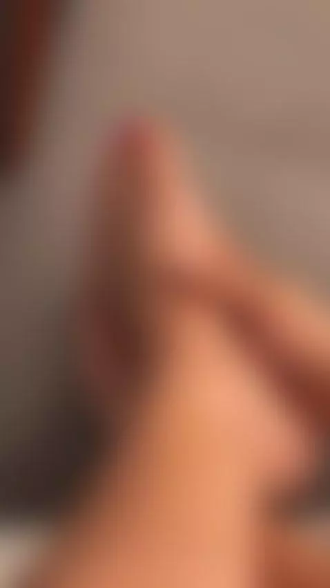 masaje en mis pies 🥵🔥 by catasanchezweb