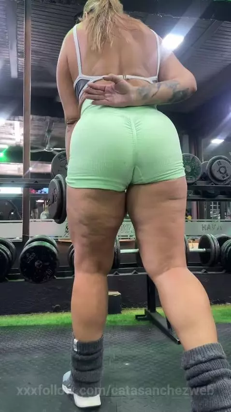 milf en el gym 🔥🔥 by catasanchezweb