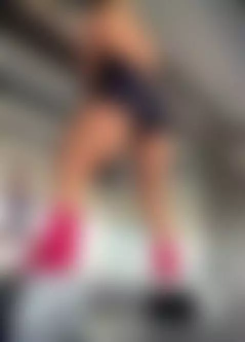 entrenando nalga 🍑 by catasanchezweb