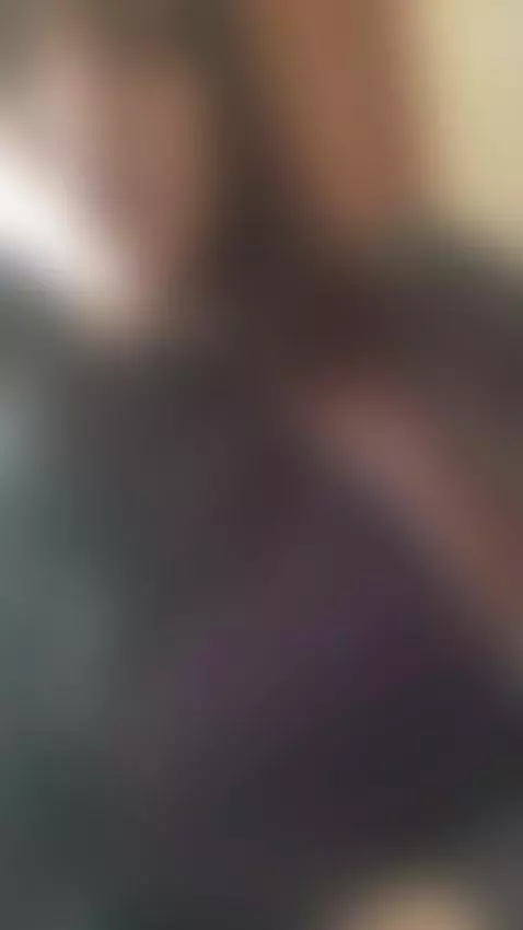 me estaba haciendo las uñas y pinto toples🍋🍋🤭🤭 by thehotdevil