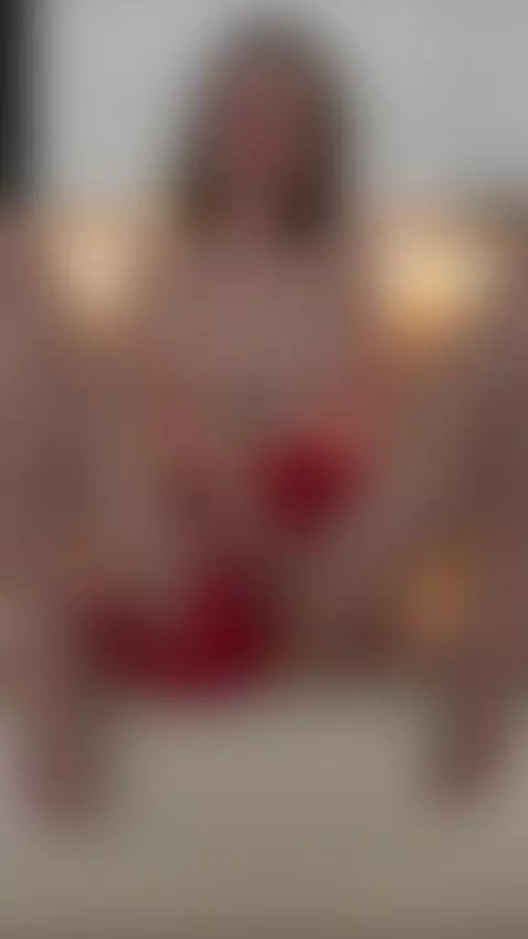 Play with my pussy👅 by alisashea