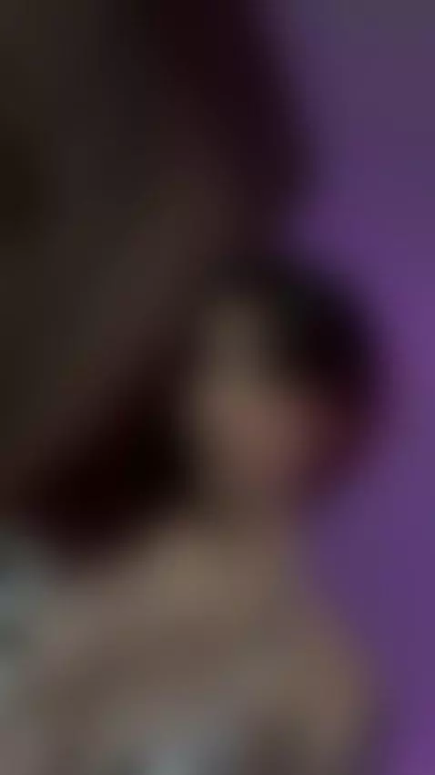 What do you like more about me?🌚 by xxcamill