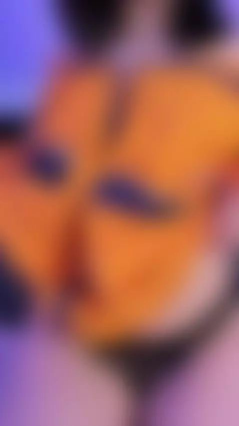 Lost in my own vibe. by lilou-albrecht