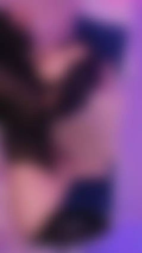 I knew this would distract you. by lilou-albrecht