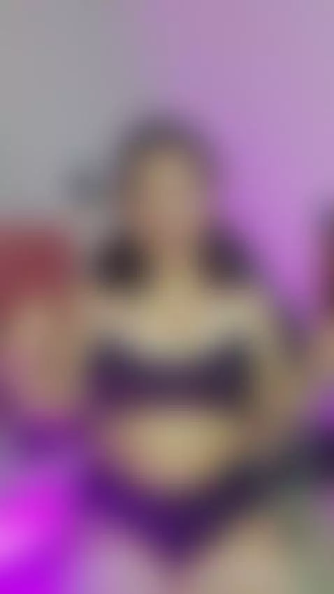 Squeeze my bubis by annia-paris