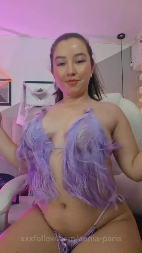 I move my tits to the rhythm of the music by annia-paris