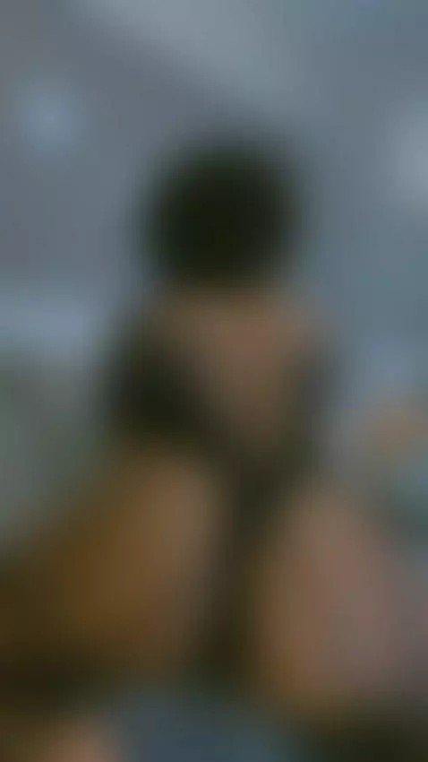 brunette with big butt dances by ariafoster