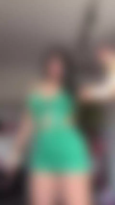 No Panties Under This Green Dress – Accidental Pussy Flash by msmartinasmith