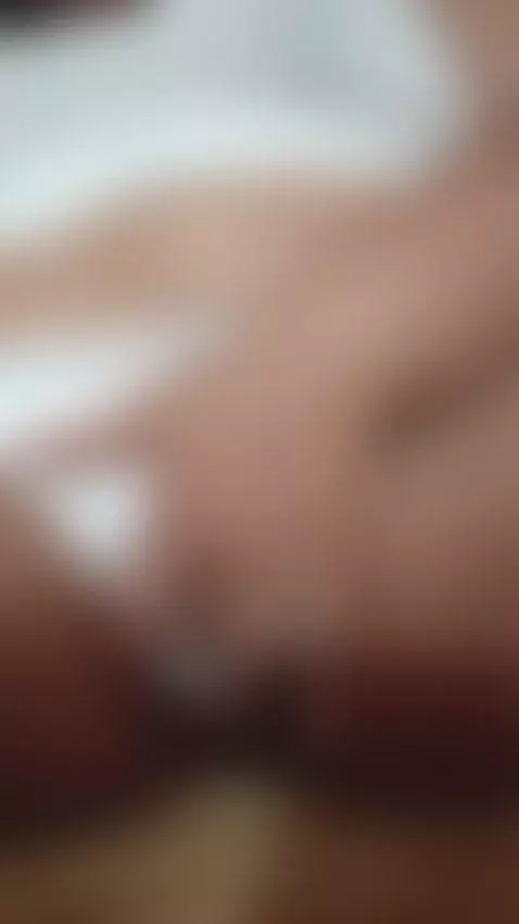 Rubbing my  clit🍒 by vikylee