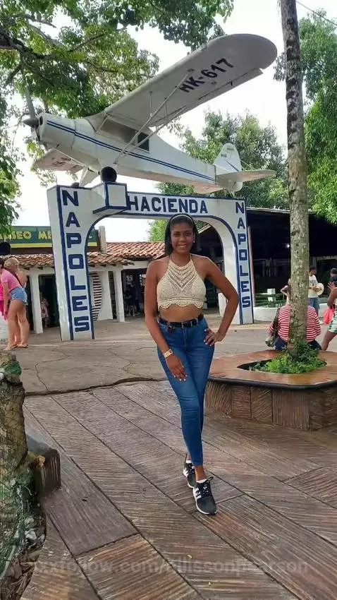 Holis by allissonpearson