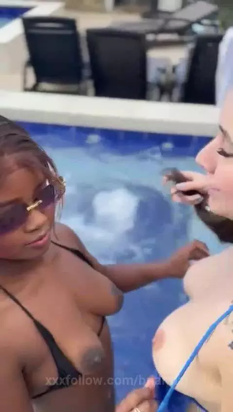 Look how I take off her top, do you like boobs?😋🫣 by briannaj